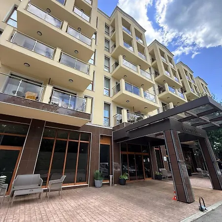 Golden Line Apartament *
